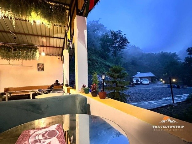 Palki Cam & Resort (2)